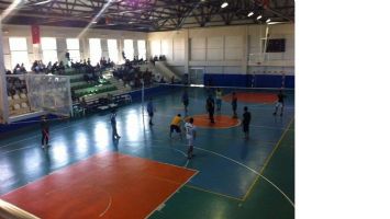 BEŞİRİ, VOLEYBOLDA YARIŞTI