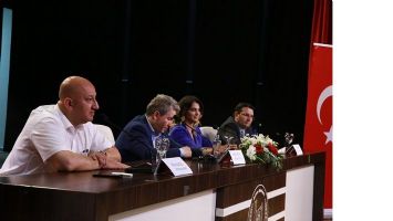 &Uuml;NL&Uuml;LER, GEN&Ccedil;LERLE BULUŞTU