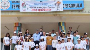 &Ouml;ĞRENCİLER RESİMLERİNİ SERGİLEDİ