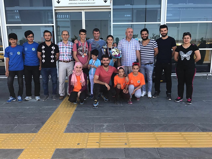 BALKAN EKİBİ, ALKIŞLARLA KARŞILANDI