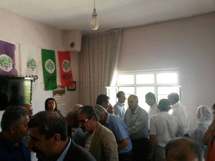 HDP, BEŞİRİ&rsquo;DE SE&Ccedil;İME GİTTİ