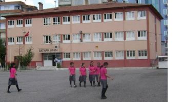 BATMAN LİSESİ İ&Ccedil;İN İMZALIYORUZ