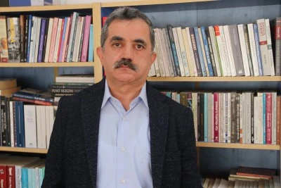 28 Şubat mağduru Prof. Dr. Seyfettin Aslan, yaşanan acıların gen&ccedil;lere aktarılmasını istiyor