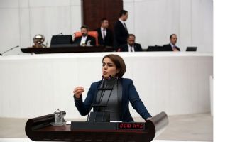 ACAR BAŞARAN&rsquo;DAN PEŞ PEŞE SORU &Ouml;NERGESİ&hellip;