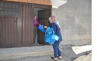 &Ccedil;&Ouml;P POŞETİ DAĞITIYORLAR&hellip;