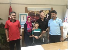 EREN, MİNİK EMRE&rsquo;Yİ AĞIRLADI