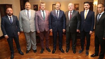 BAKAN &Ccedil;AVUŞOĞLU&rsquo;NDAN BASINA DESTEK S&Ouml;Z&Uuml;
