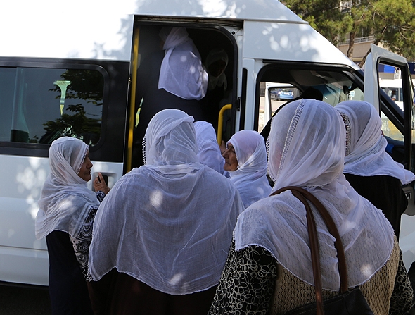 BARIŞ ANNELERİ, LİCE&rsquo;YE GİTTİ