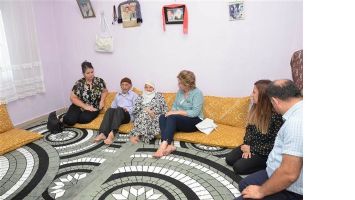 OLCAY DENİZ, EV ZİYARETLERİNE &Ccedil;IKTI
