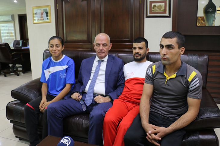 BAŞARILI SPORCULAR &Ouml;D&Uuml;LLENDİRİLDİ