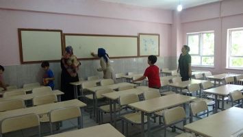 FATİH İLKOKULU&rsquo;NDA &Ouml;RNEK DAYANIŞMA