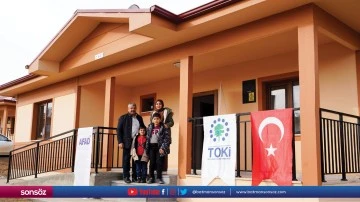 29 k&ouml;y konutunun anahtarları hak sahiplerine teslim edildi