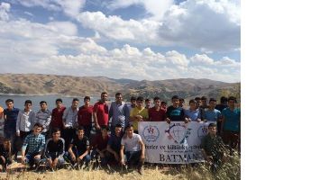 250 GEN&Ccedil;, B&Ouml;LGEYİ GEZİYOR