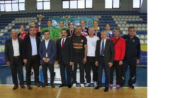 TENİSTE &Ccedil;İFTE ŞAMPİYONLUK