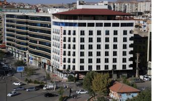 BOZOOĞULLARI, YENİ Y&Uuml;Z&Uuml;YLE İLGİ &Ccedil;EKİYOR