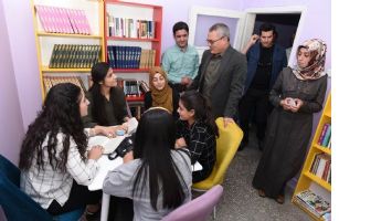 Vali, Kitap Kafe&rsquo;yi a&ccedil;tı