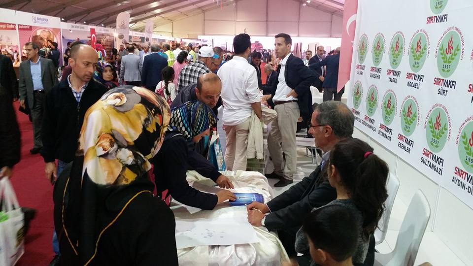 YAZARIMIZ, İSTANBUL&rsquo;DA KİTAPLARINI İMZALIYOR