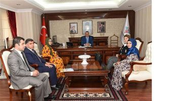 TARIMDA G&Uuml;&Ccedil;LENEN KADINLARDAN ZİYARET&hellip;