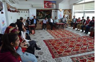 M&Uuml;LTECİLER, SESLERİYLE YARIŞIYOR