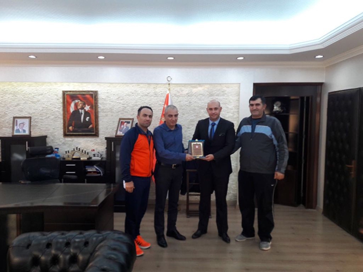 JUDOCULARDAN EMNİYET M&Uuml;D&Uuml;R&Uuml;NE PLAKET