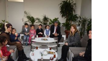 Toprak, minik &ouml;ğrencileri ağırladı