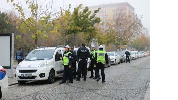 Caddede ara&ccedil; satana ceza yağıyor!