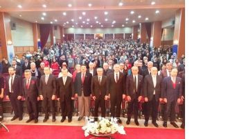 Vali Deniz ile Başkan Kona&ccedil; &ouml;d&uuml;llerini aldı