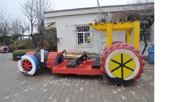 Atıklar, oyuncağa d&ouml;n&uuml;şt&uuml;