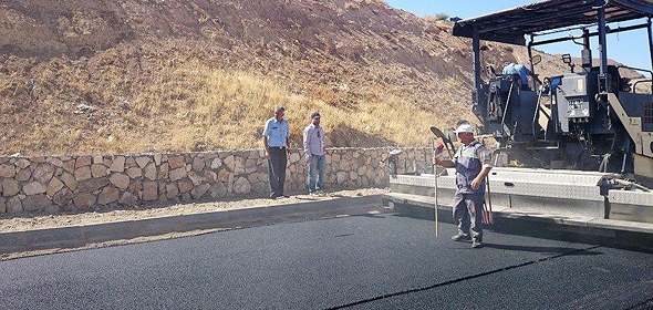GERC&Uuml;Ş&rsquo;TE ASFALT &Ccedil;ALIŞMALARI BAŞLADI