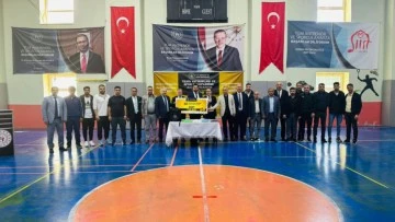 32 spor kul&uuml;b&uuml;ne 795 bin lira yardım yapıldı