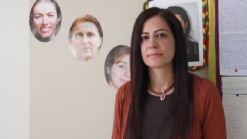 HDP Eski Milletvekili Ayla Akat Ata Diyarbakır&#39;da gözaltına alındı!