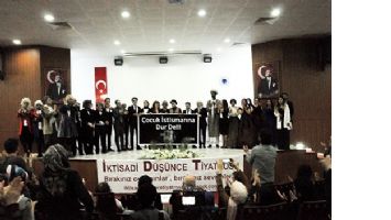 KAMP&Uuml;STE TİYATRO&hellip;