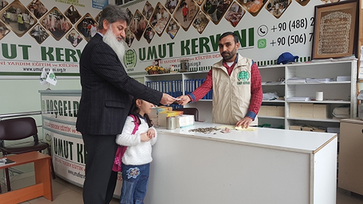 MİNİK HATİCE&rsquo;DEN &Ouml;RNEK DAVRANIŞ;