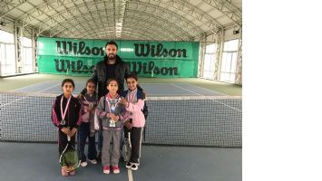 K&Uuml;&Ccedil;&Uuml;KLERİN TENİS YARIŞI SONA ERDİ