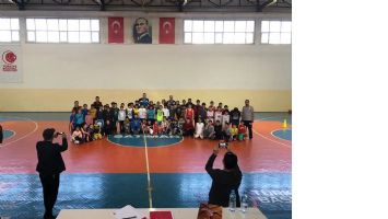 MİNİKLER, MİLLİ TAKIM İ&Ccedil;İN YARIŞTI