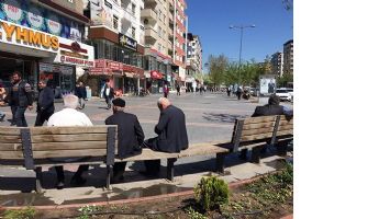 PARKLARDA G&Uuml;NEŞLENDİLER&hellip;