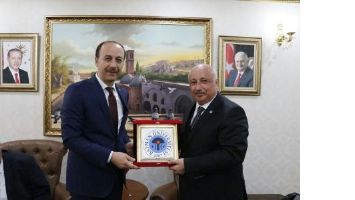 Rekt&ouml;r, Urfa Valisini ziyaret etti