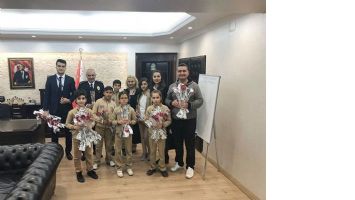&Ouml;ĞRENCİLER, POLİS HAFTASINI KUTLADI