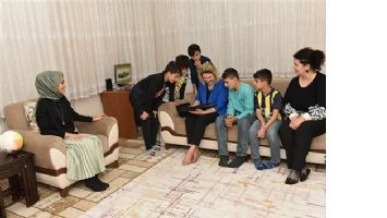 OLCAY DENİZ&rsquo;DEN &Ccedil;OCUKLARA &Ouml;ZEL İLGİ