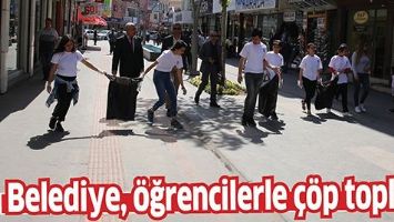 BELEDİYE, &Ouml;ĞRENCİLERLE &Ccedil;&Ouml;P TOPLADI