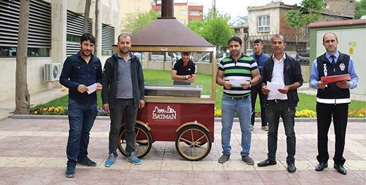 BELEDİYEDEN SEYYAR IZGARA ARABALARI