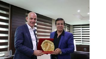 AKSOY&rsquo;A BAŞARI PLAKETİ