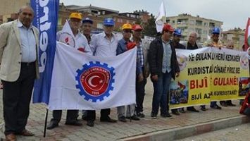 PAK, 1 MAYIS&rsquo;I KUTLADI