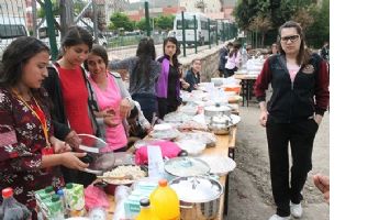 SURİYELİ &Ccedil;OCUKLAR İ&Ccedil;İN KERMES