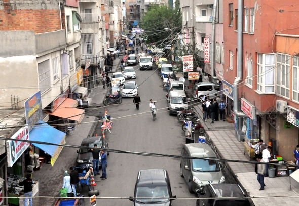 8. CADDE, SORUNLARLA BOĞUŞUYOR