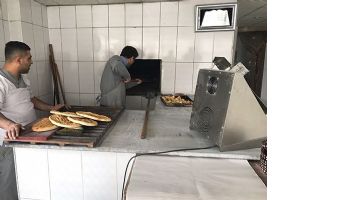 MİLLETVEKİLİ ASLAN, EKMEK PİŞİRDİ