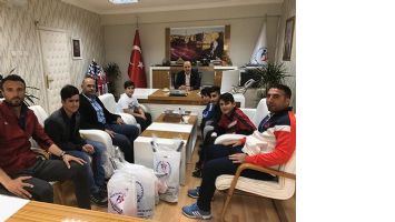 ŞAMPİYON TENİS&Ccedil;İLER &Ouml;D&Uuml;LLENDİRİLDİ