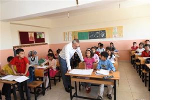 VALİ&rsquo;DEN MİNİK ZİYARET