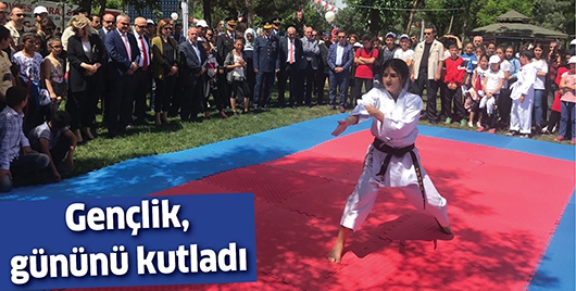 GEN&Ccedil;LİK, G&Uuml;N&Uuml;N&Uuml; KUTLADI