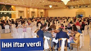 İHH İFTAR VERDİ